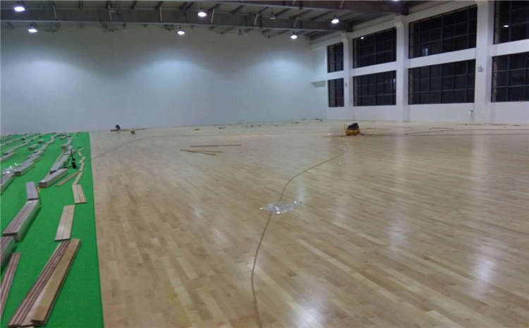 歐氏24厚木地板籃球館造價是的多少？
