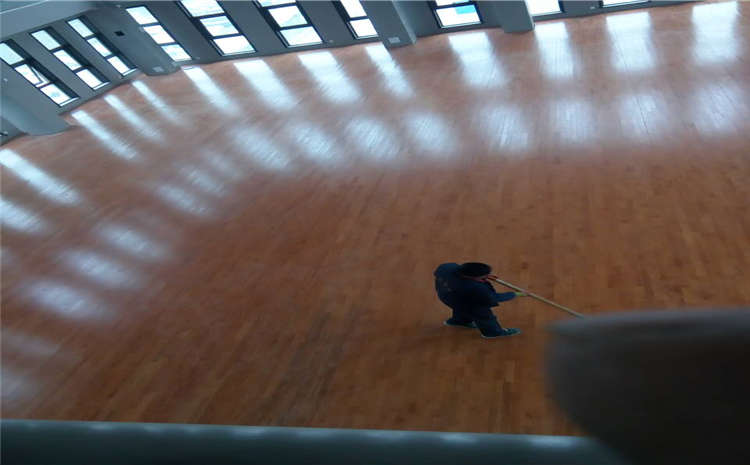 歐氏拼接板籃球場(chǎng)木地板一般多少錢？