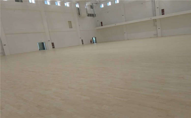 歐氏楓木乒乓球館木地板怎么保養？