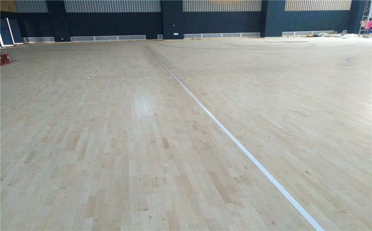 歐氏學校風雨操場運動地板怎么翻新？