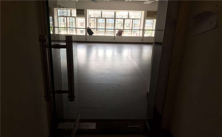 歐氏楓木風(fēng)雨操場(chǎng)地板安裝工藝