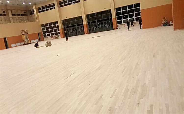 歐氏學(xué)校舞蹈房木地板**是多少錢？