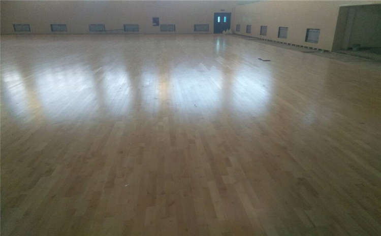 歐氏五角楓舞臺運(yùn)動木地板每平米價格